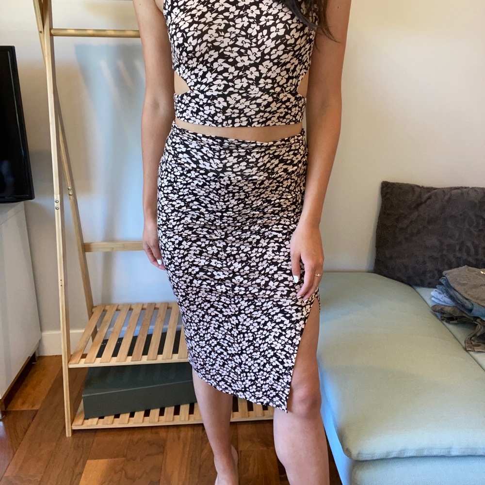 CLAYTON: Floral Midi Skirt